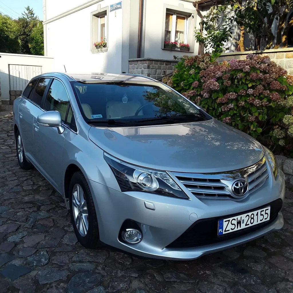 Zdjęcie: 2012 Toyota Avensis