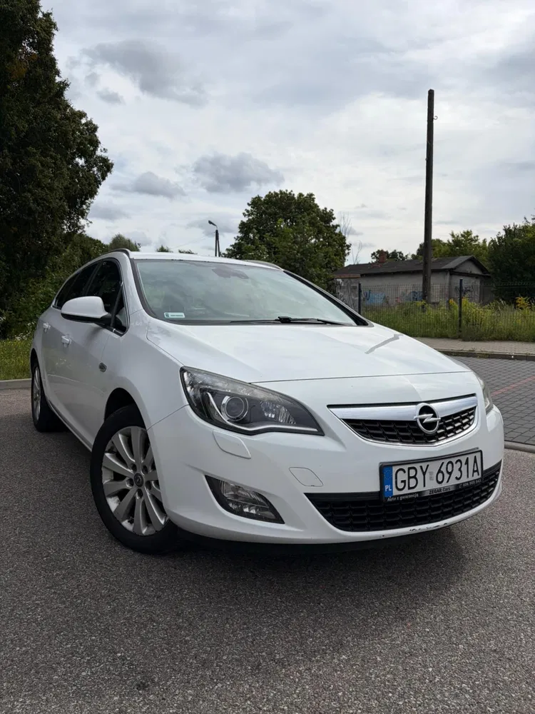 Zdjęcie: 2011 Opel Astra