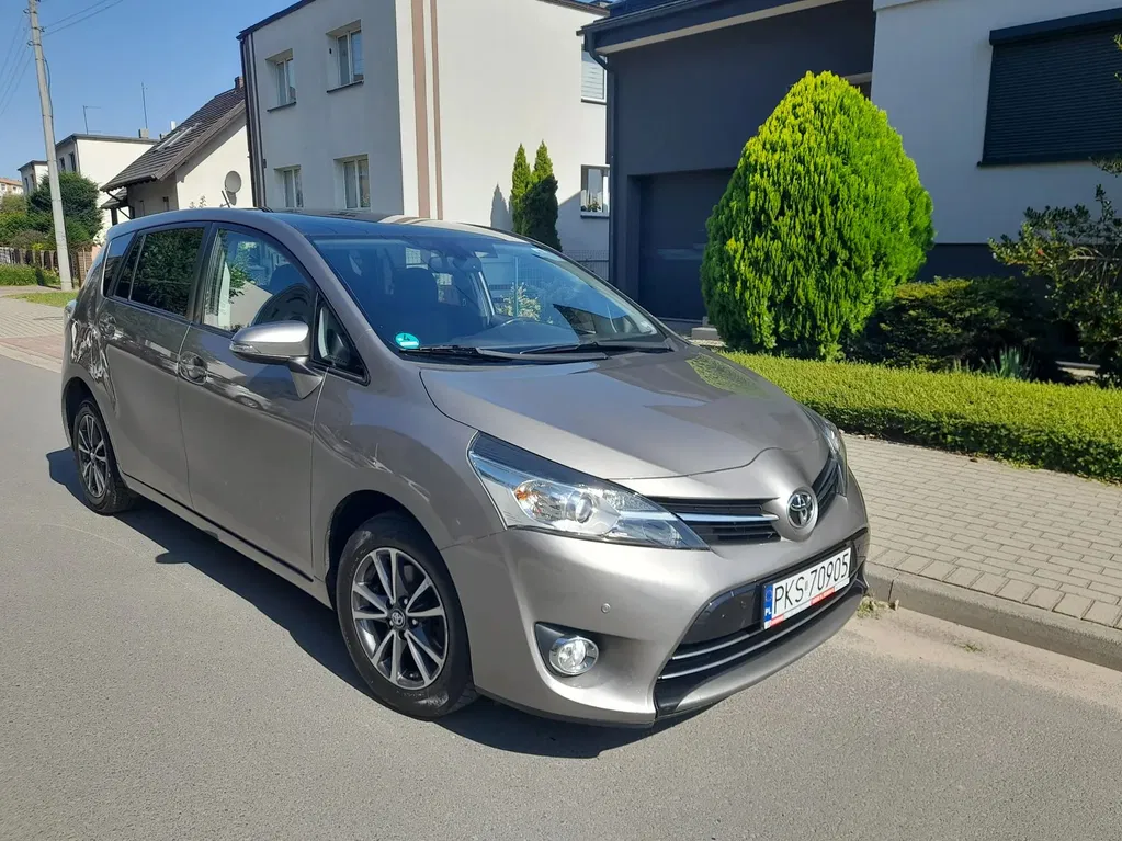 Zdjęcie: 2015 Toyota Verso