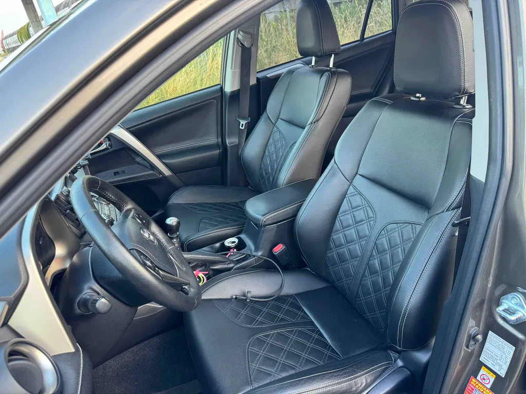 Zdjęcie: 2014 Toyota RAV-4