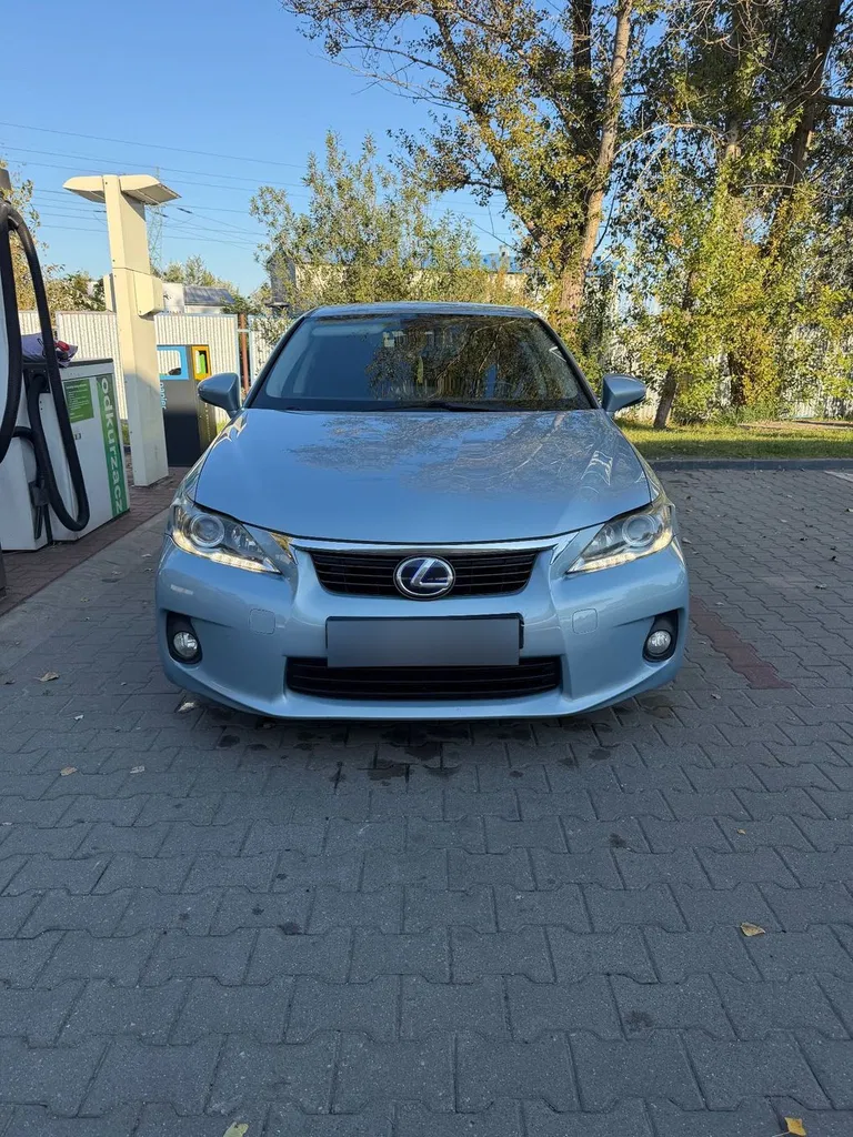 Zdjęcie: 2011 Lexus CT
