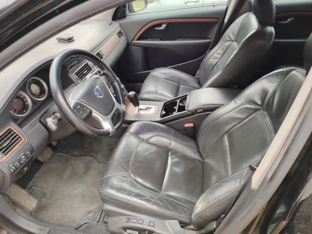 Zdjęcie: 2010 Volvo V70