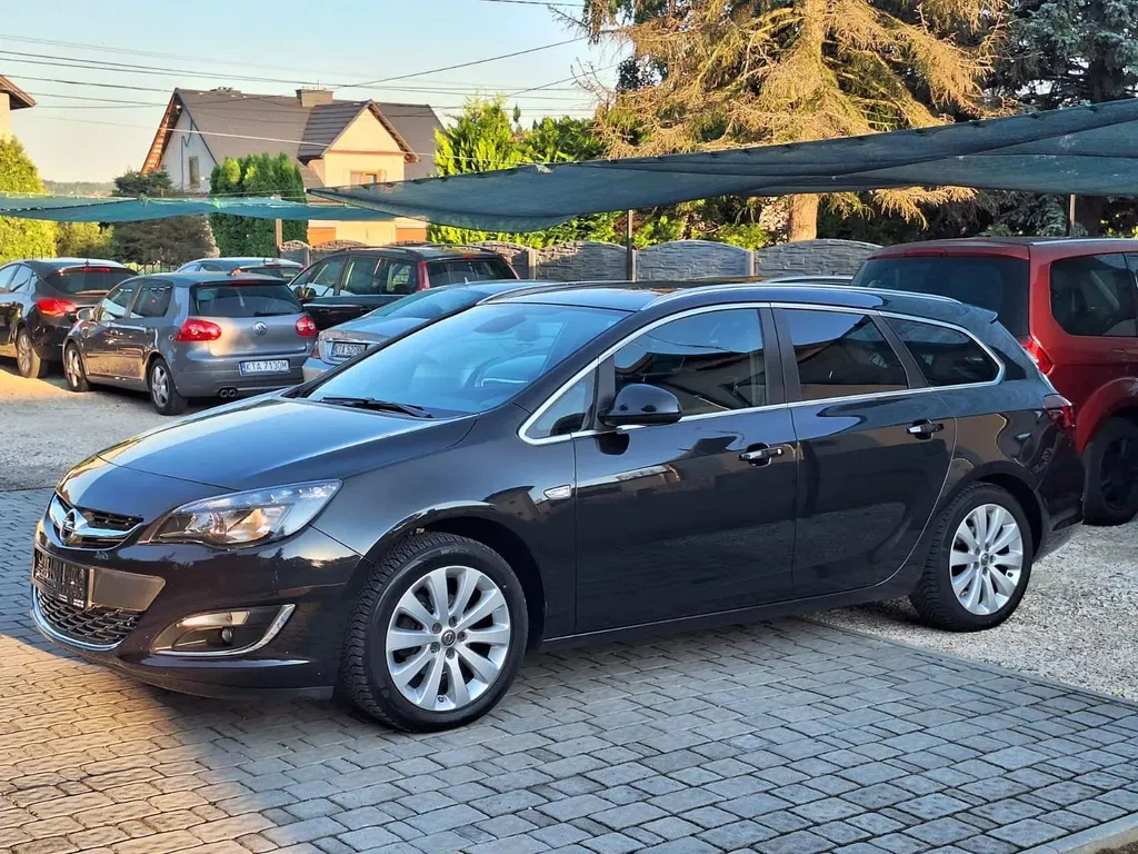 Zdjęcie: 2014 Opel Astra