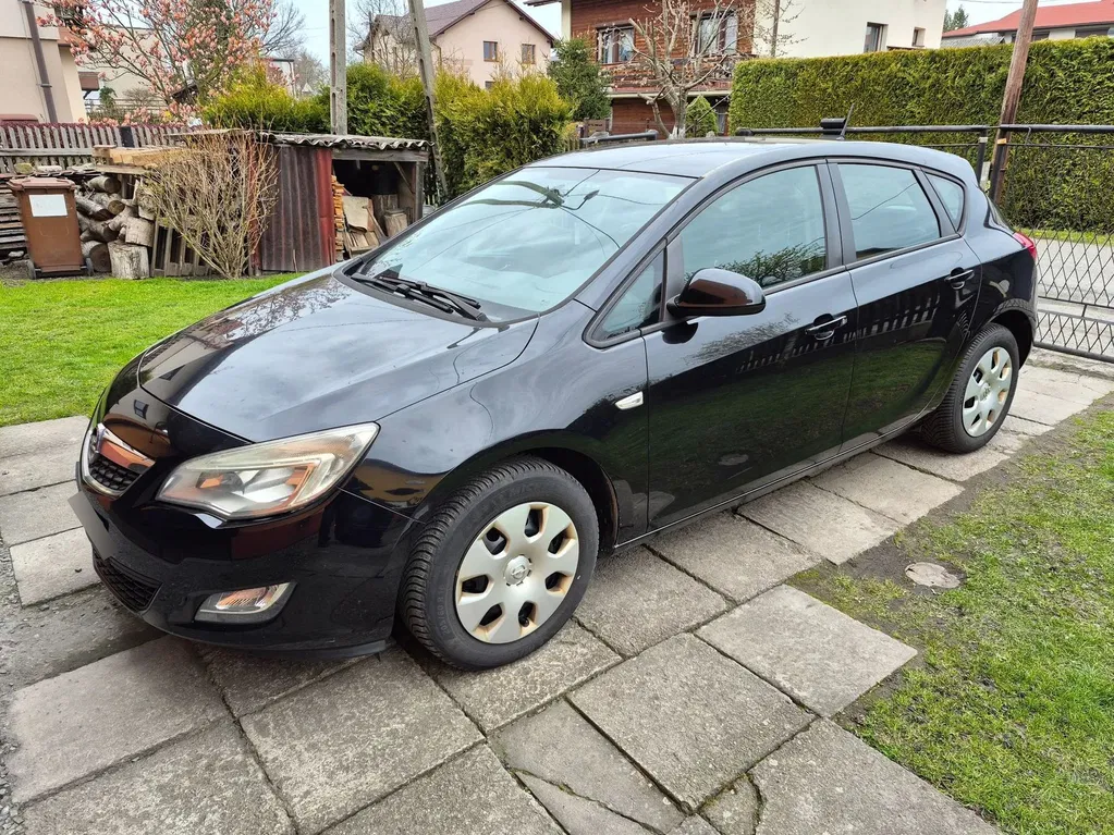 Zdjęcie: 2010 Opel Astra