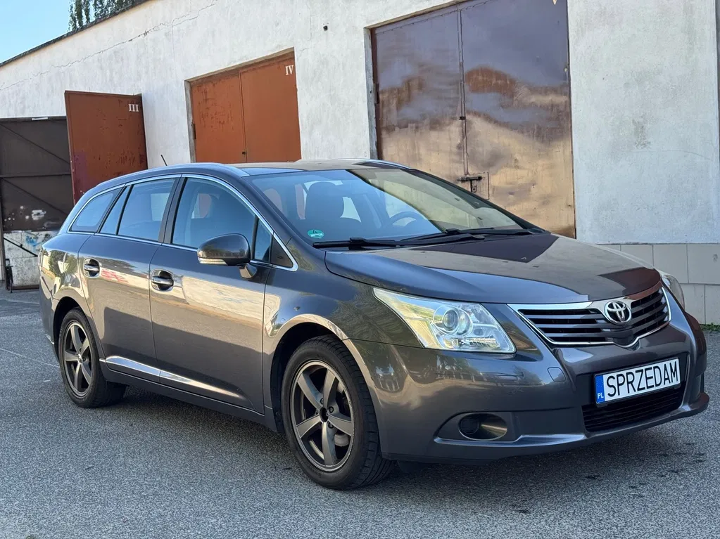 Zdjęcie: 2011 Toyota Avensis