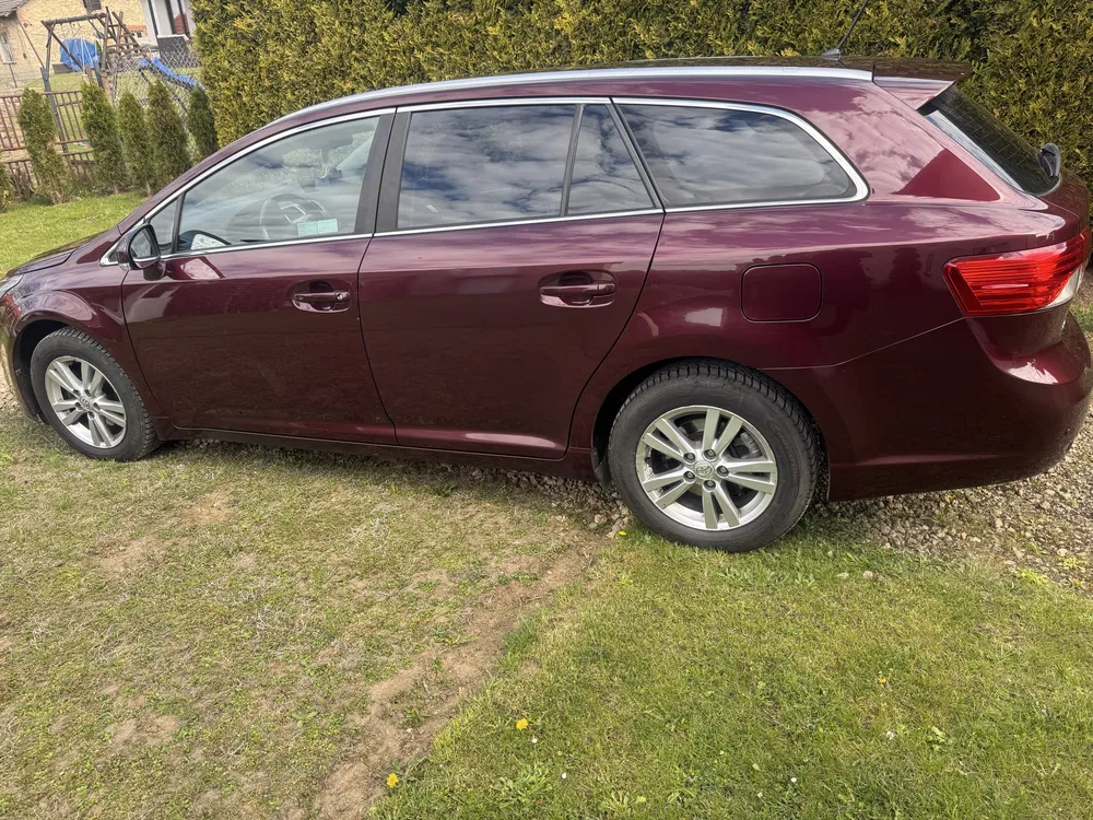 Zdjęcie: 2013 Toyota Avensis