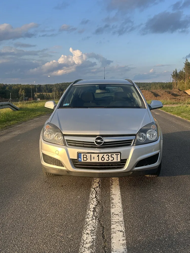 Zdjęcie: 2010 Opel Astra