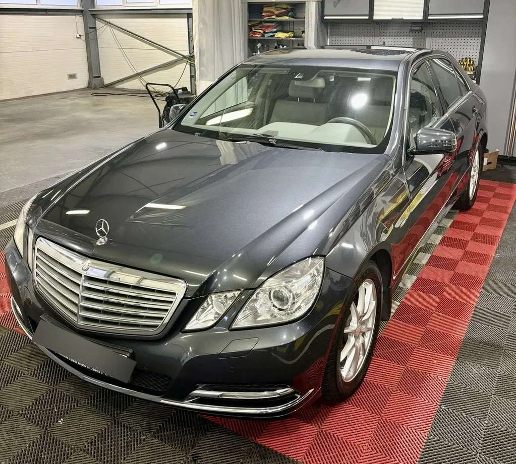 Zdjęcie: 2010 Mercedes-Benz E Klasa