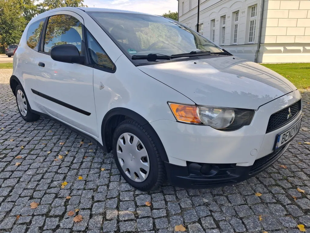 Zdjęcie: 2010 Mitsubishi Colt
