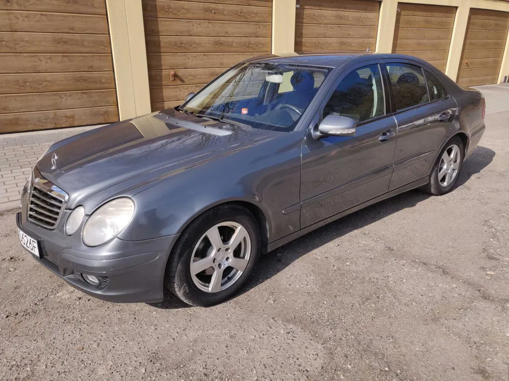 Zdjęcie: 2008 Mercedes-Benz E Klasa