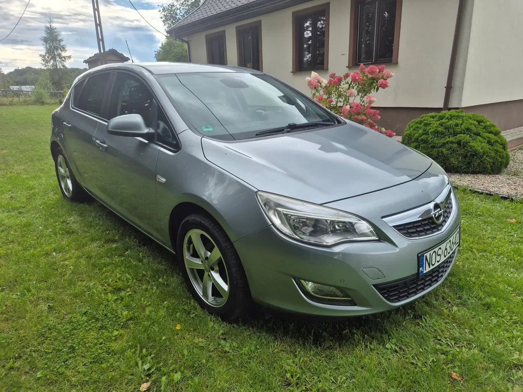 Zdjęcie: 2012 Opel Astra