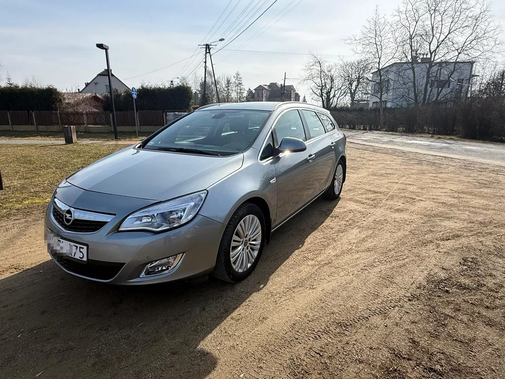 Zdjęcie: 2011 Opel Astra