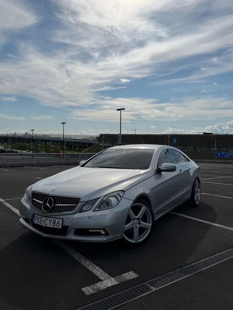 Zdjęcie: 2009 Mercedes-Benz E Klasa