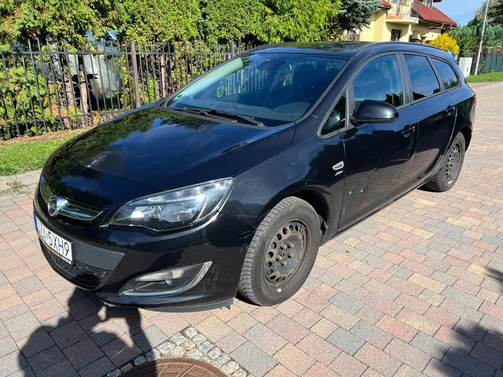 Zdjęcie: 2013 Opel Astra