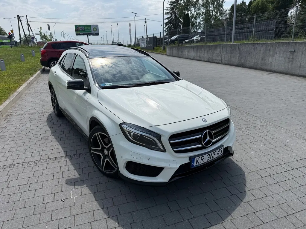 Zdjęcie: 2016 Mercedes-Benz GLA