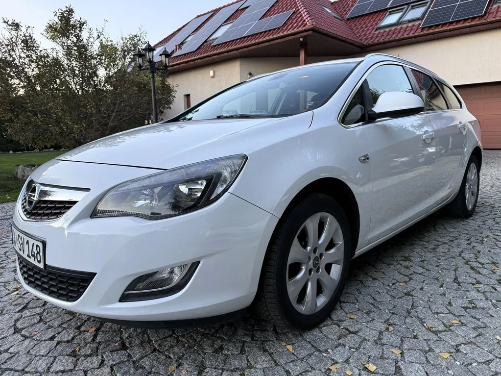 Zdjęcie: 2011 Opel Astra