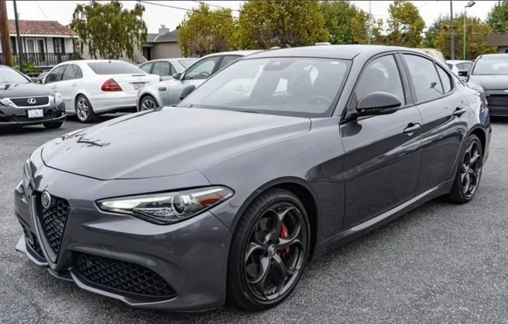 Zdjęcie: 2021 Alfa Romeo Giulia