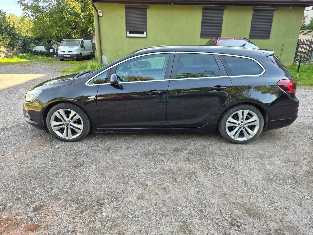 Zdjęcie: 2012 Opel Astra