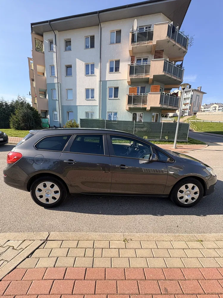 Zdjęcie: 2012 Opel Astra