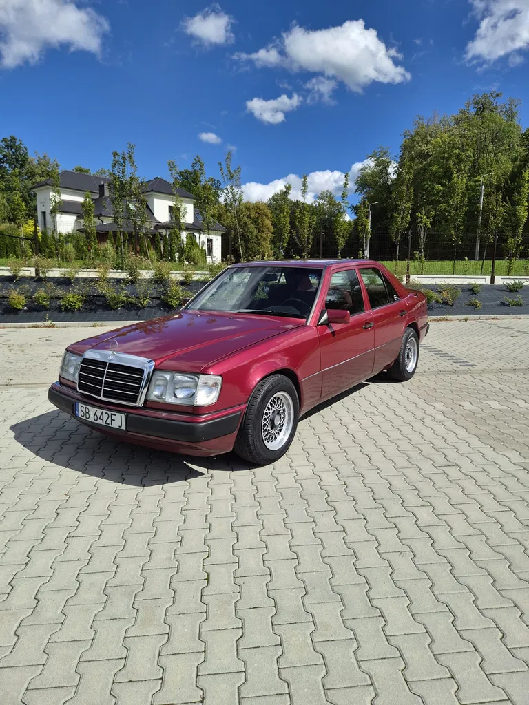 Zdjęcie: 1989 Mercedes-Benz W124