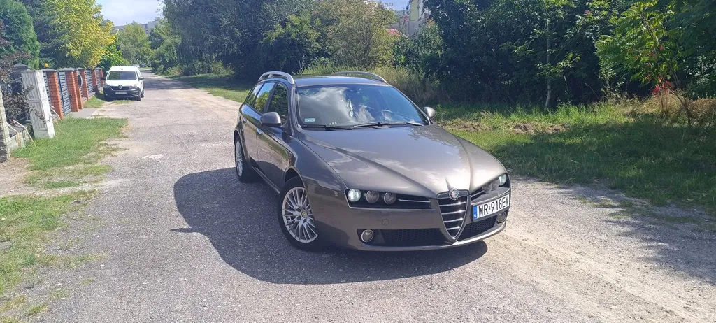 Zdjęcie: 2010 Alfa Romeo 159