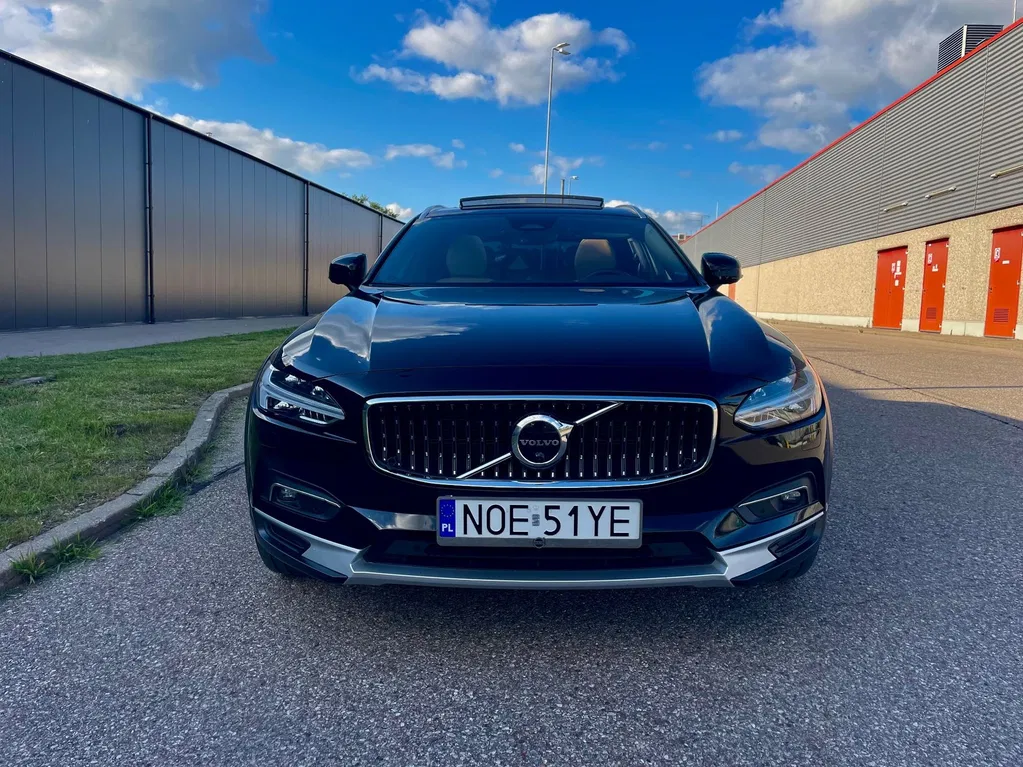 Zdjęcie: 2023 Volvo V90