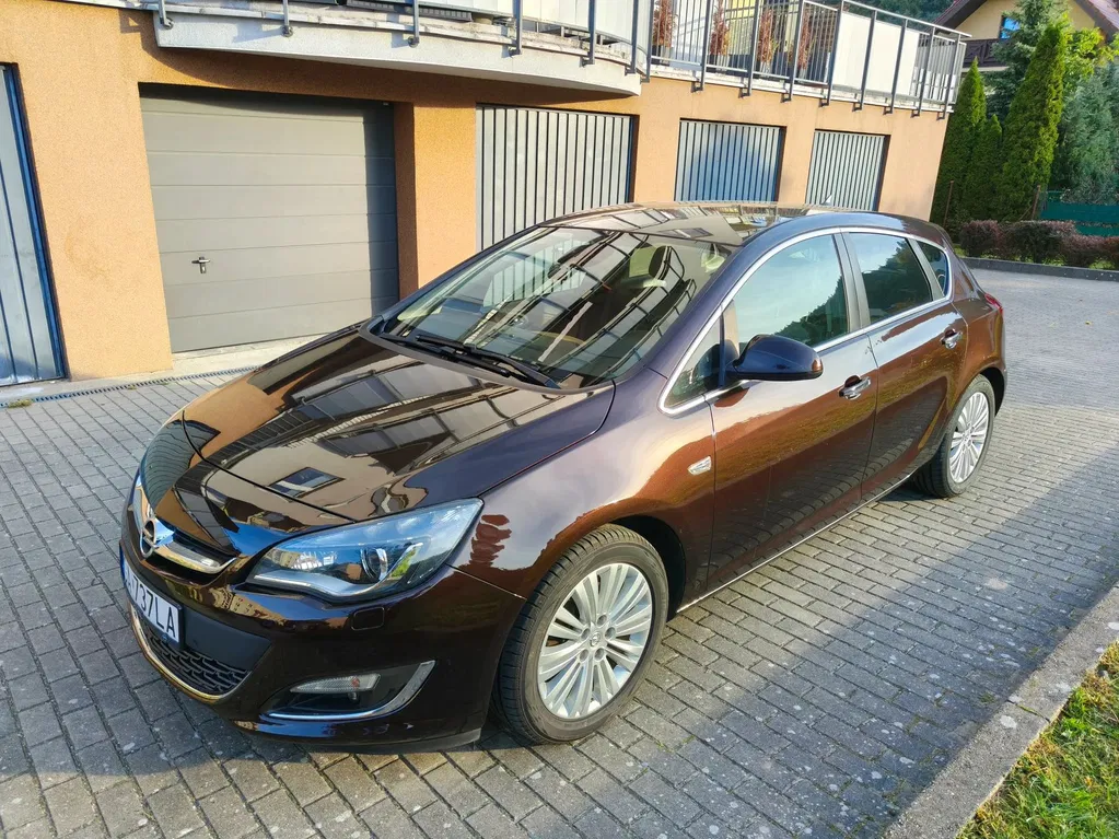 Zdjęcie: 2013 Opel Astra
