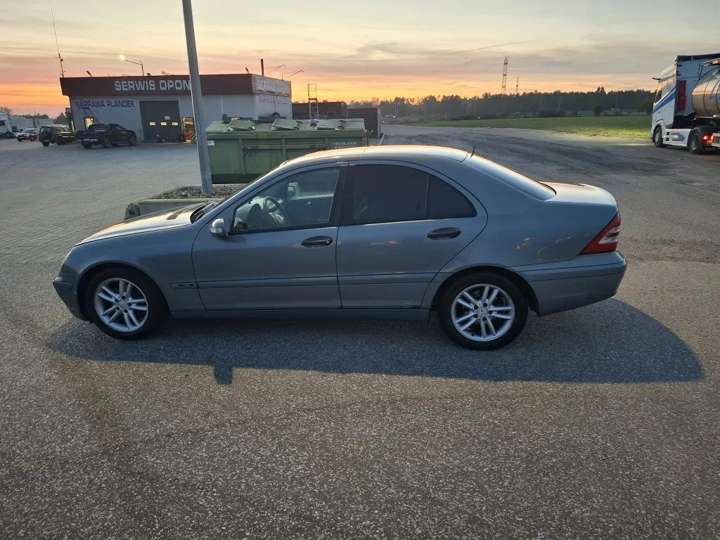 Zdjęcie: 2004 Mercedes-Benz C Klasa