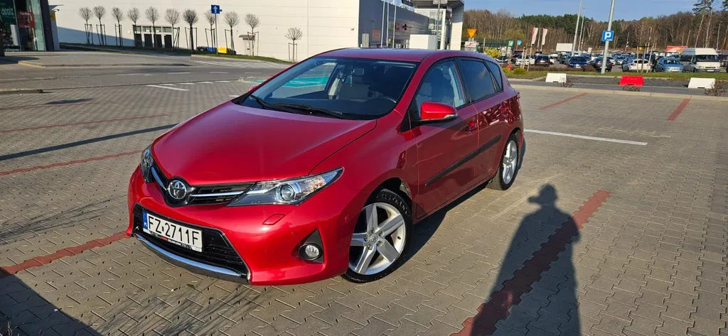 Zdjęcie: 2012 Toyota Auris