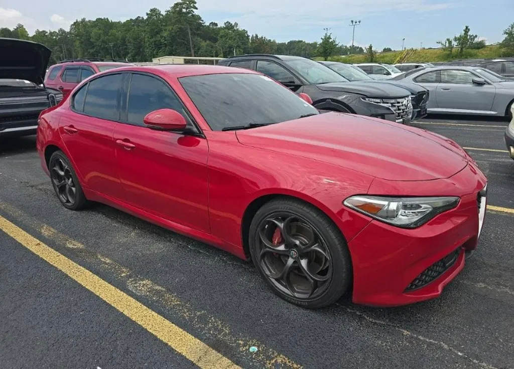Zdjęcie: 2019 Alfa Romeo Giulia