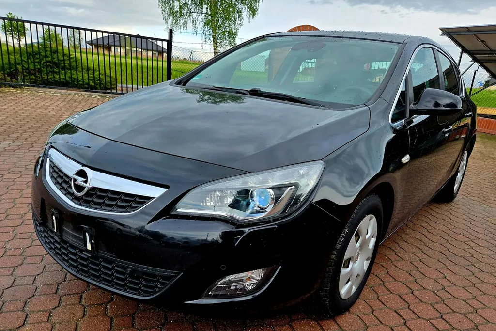 Zdjęcie: 2010 Opel Astra