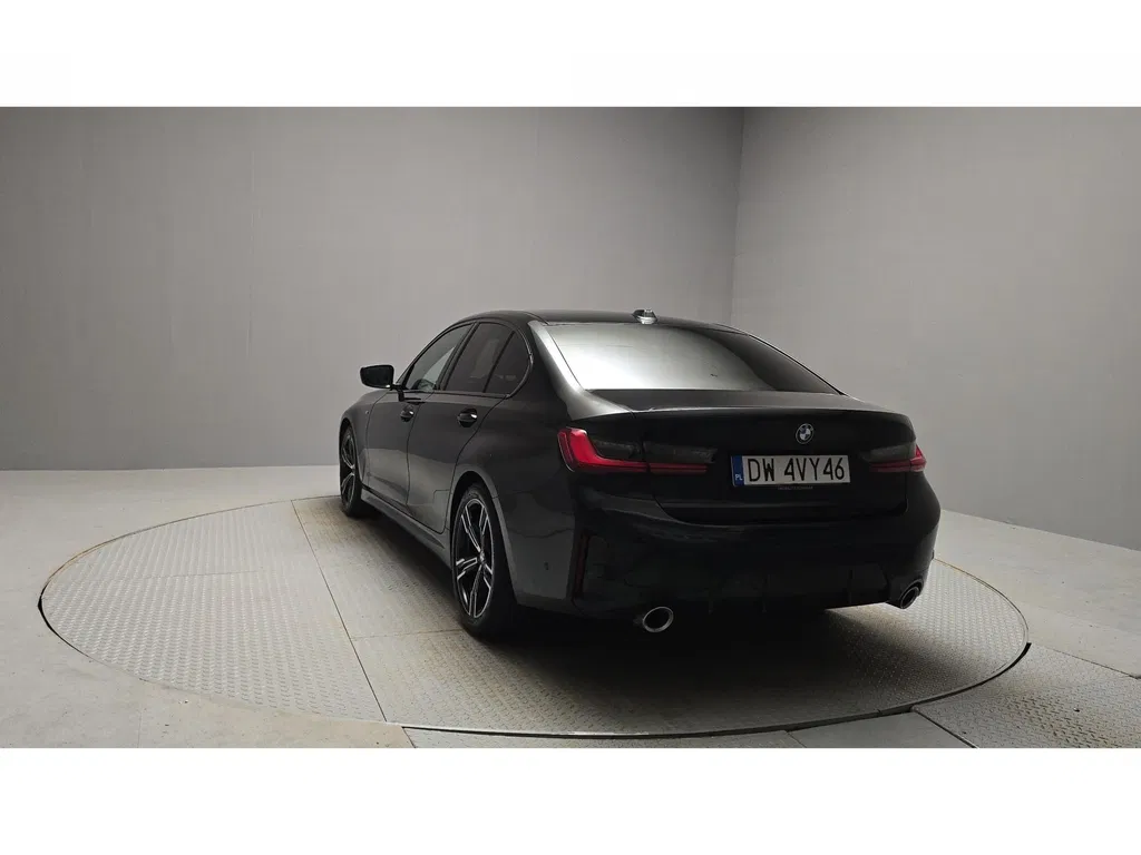 Zdjęcie: 2023 BMW Seria 3