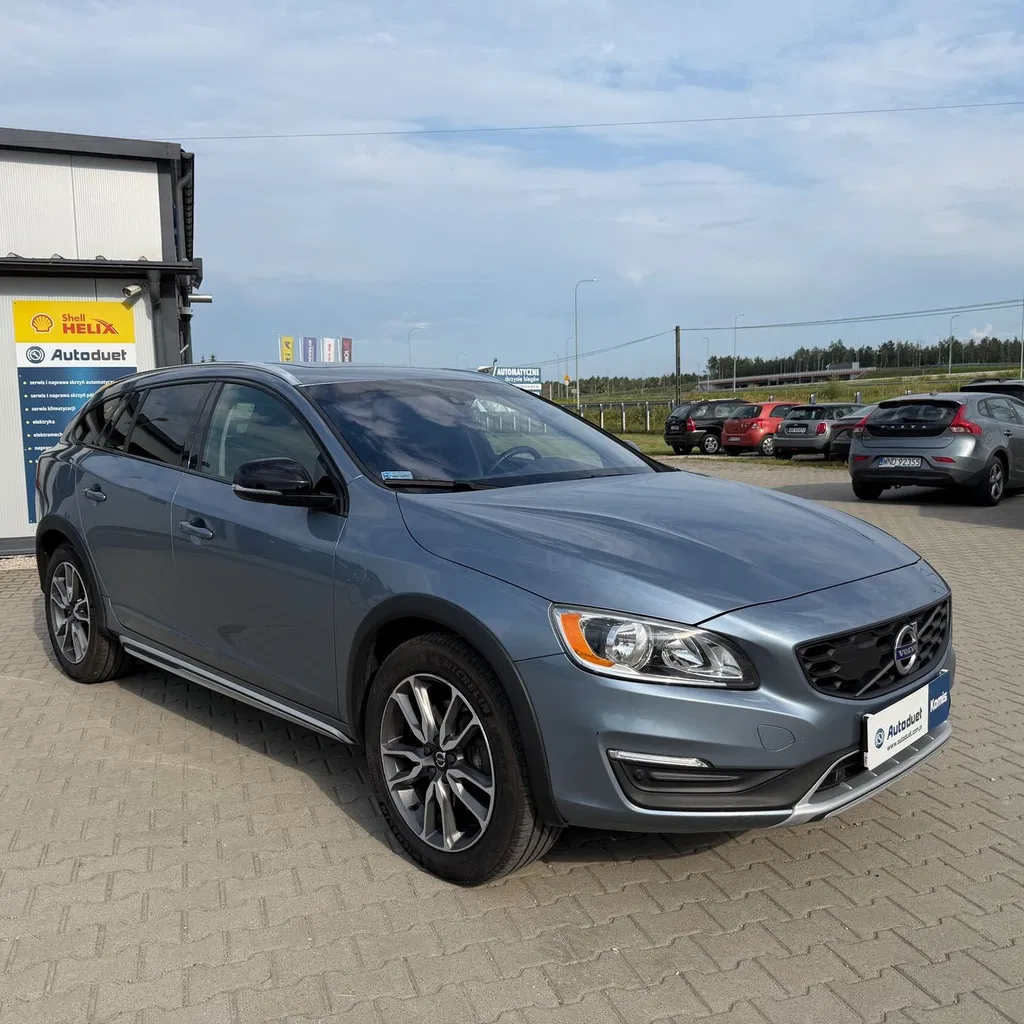 Zdjęcie: 2017 Volvo V60 Cross Country