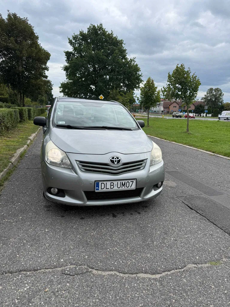 Zdjęcie: 2011 Toyota Verso