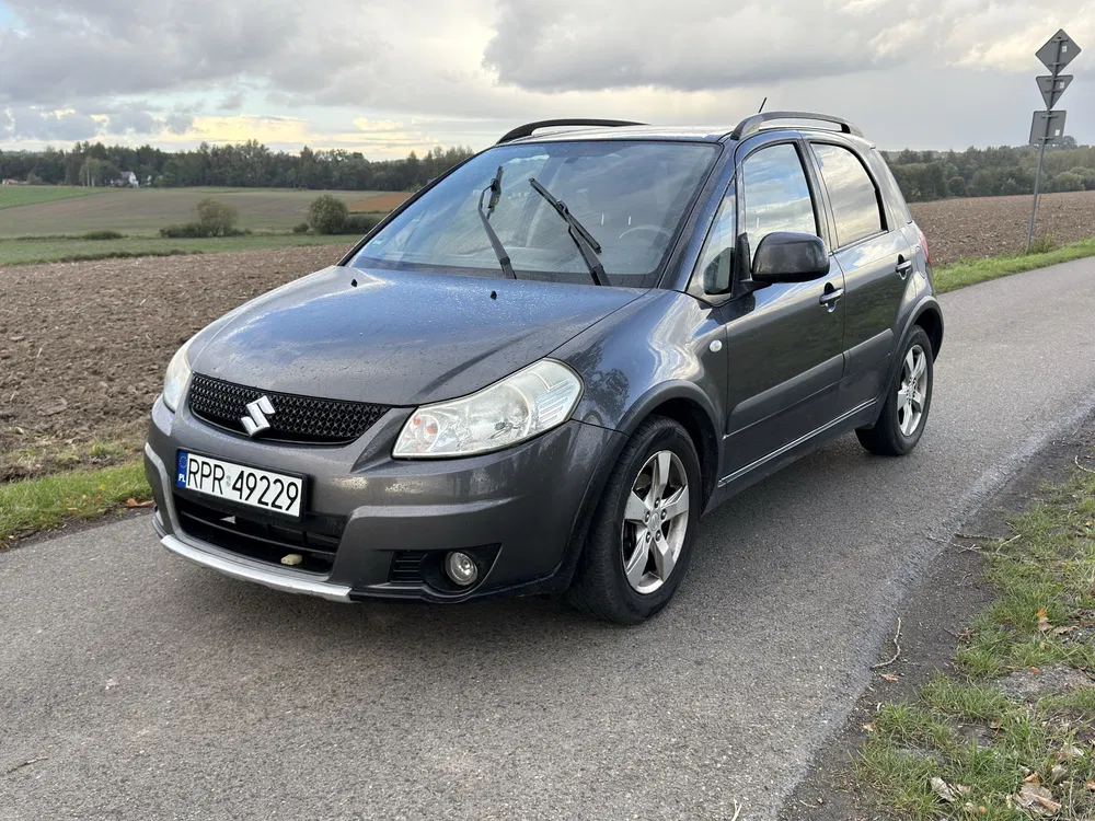 Zdjęcie: 2010 Suzuki SX4