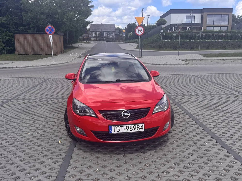Zdjęcie: 2012 Opel Astra