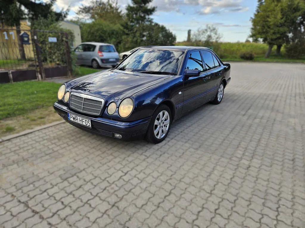 Zdjęcie: 1999 Mercedes-Benz E Klasa