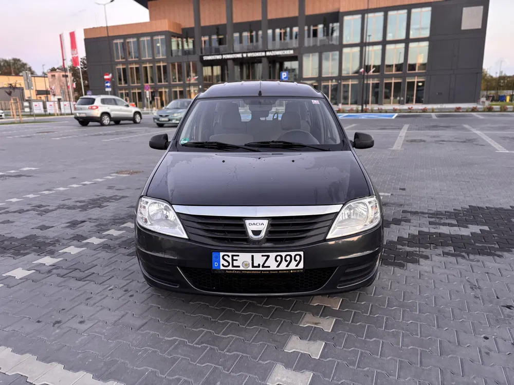 Zdjęcie: 2009 Dacia Logan