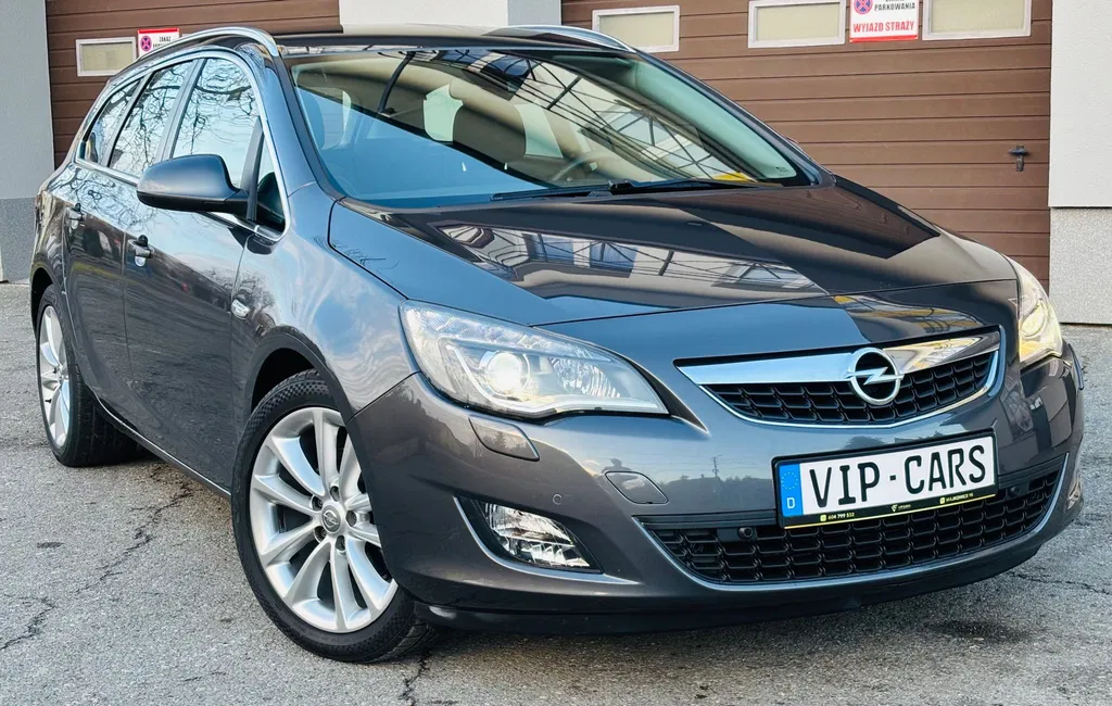Zdjęcie: 2011 Opel Astra