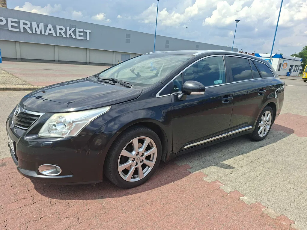 Zdjęcie: 2010 Toyota Avensis