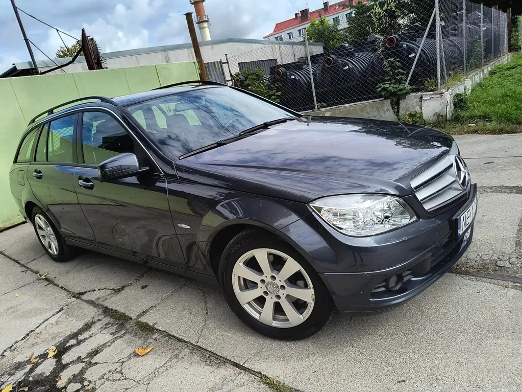Zdjęcie: 2010 Mercedes-Benz C Klasa