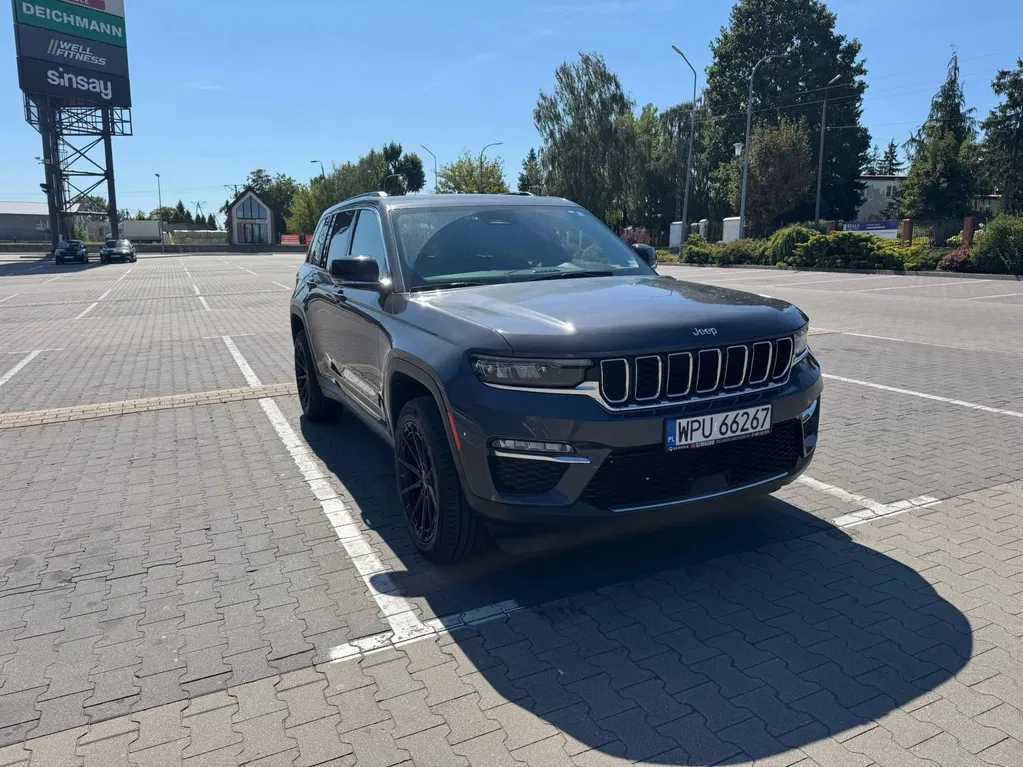 Zdjęcie: 2023 Jeep Grand Cherokee