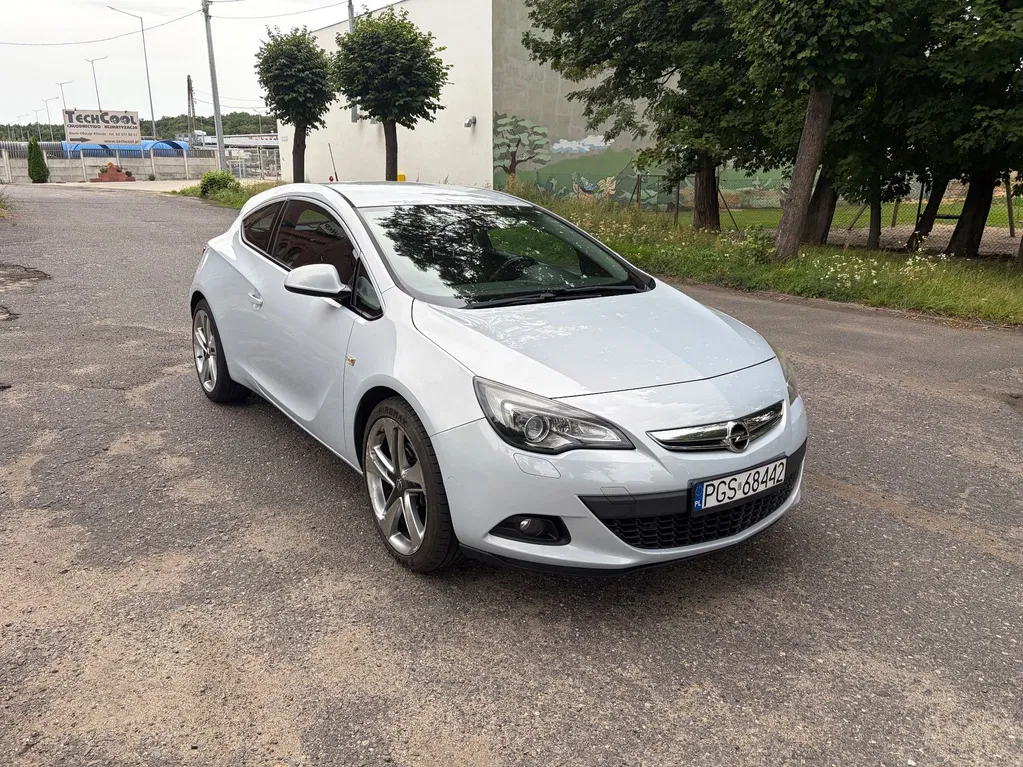 Zdjęcie: 2011 Opel Astra