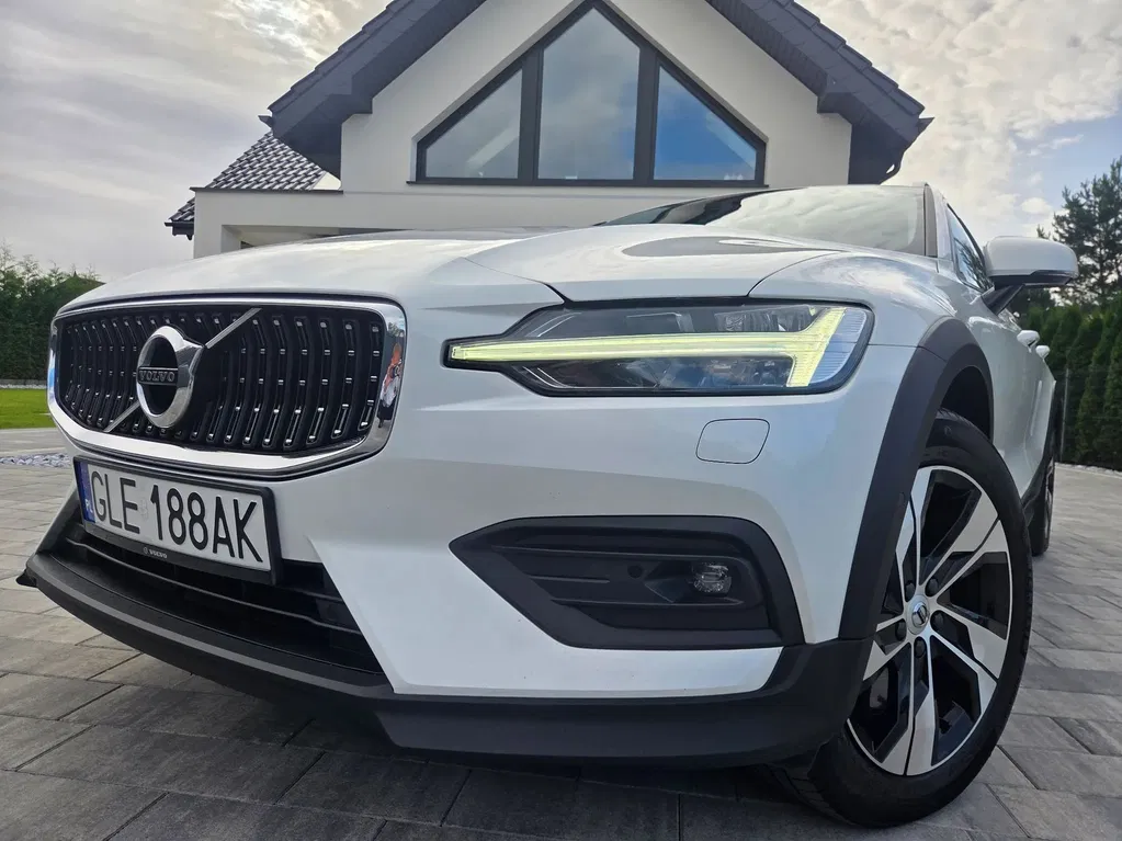Zdjęcie: 2021 Volvo V60 Cross Country