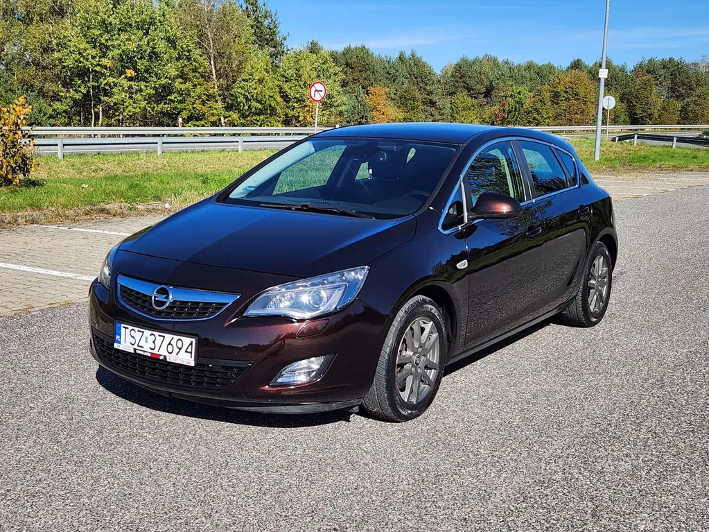 Zdjęcie: 2012 Opel Astra