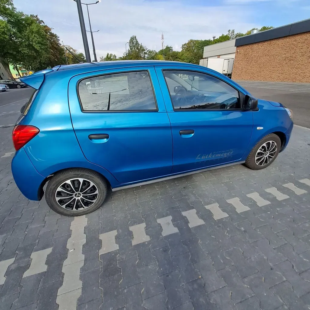 Zdjęcie: 2015 Mitsubishi Space Star