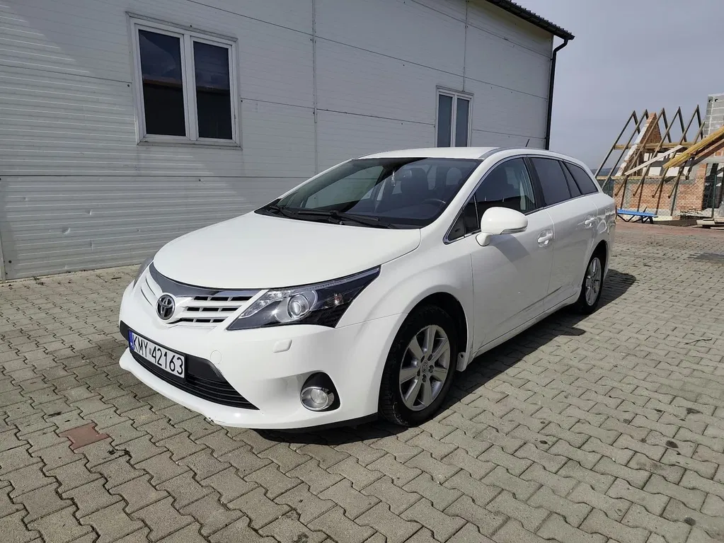 Zdjęcie: 2014 Toyota Avensis