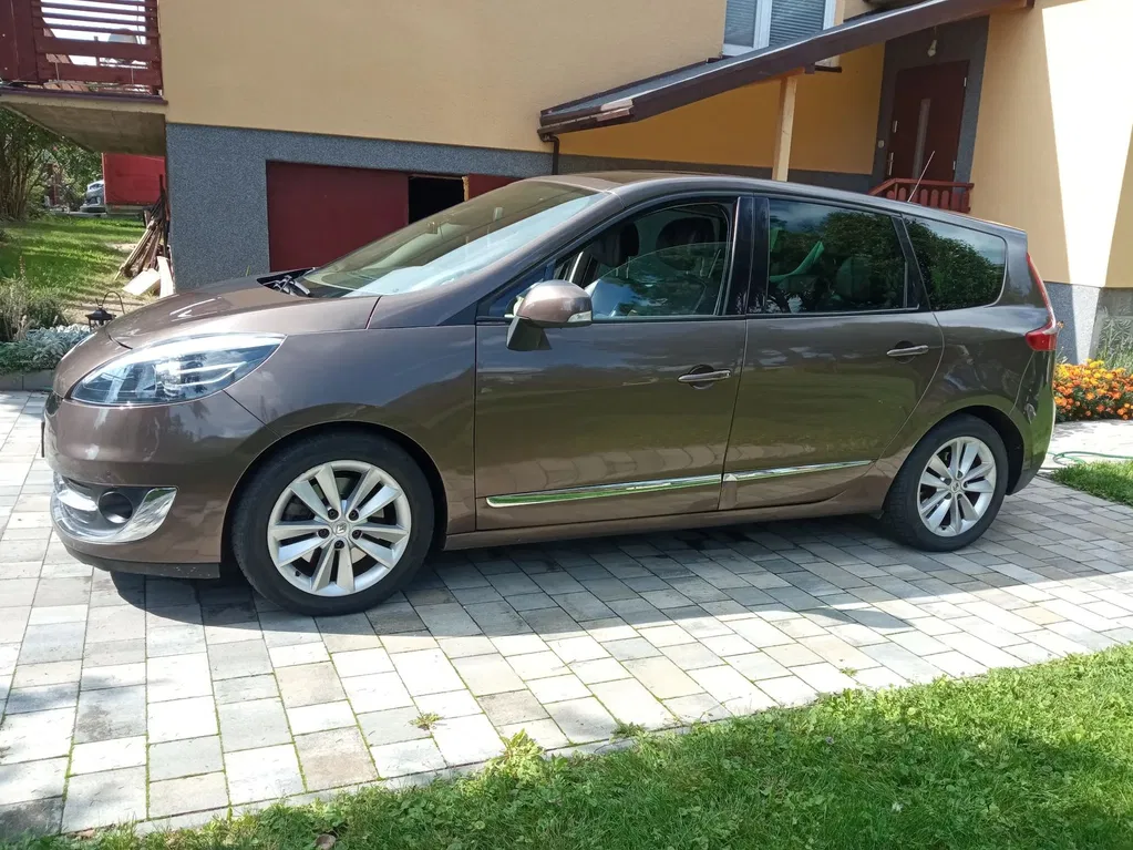 Zdjęcie: 2012 Renault Grand Scenic