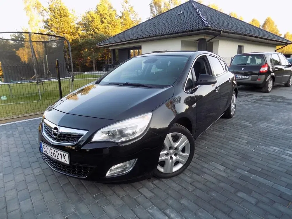 Zdjęcie: 2011 Opel Astra