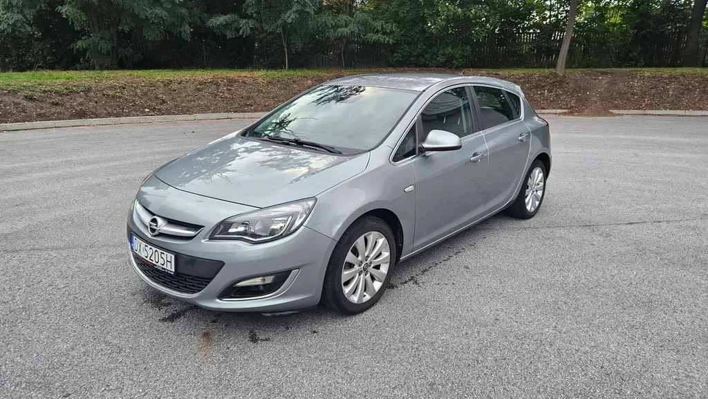 Zdjęcie: 2014 Opel Astra